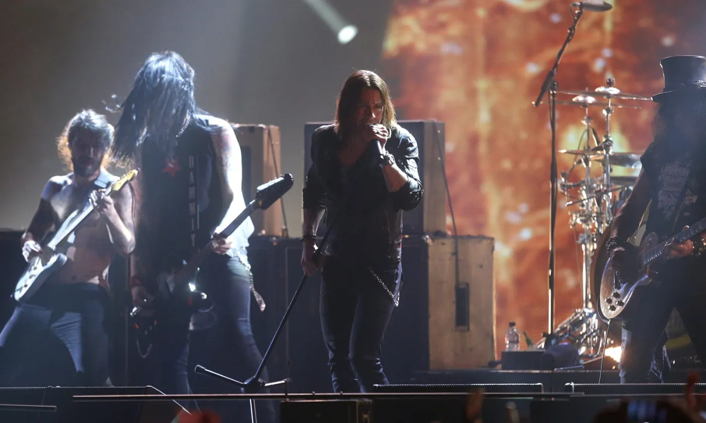 7046094-simon-neil-z-biffy-clyro-myles.jpg