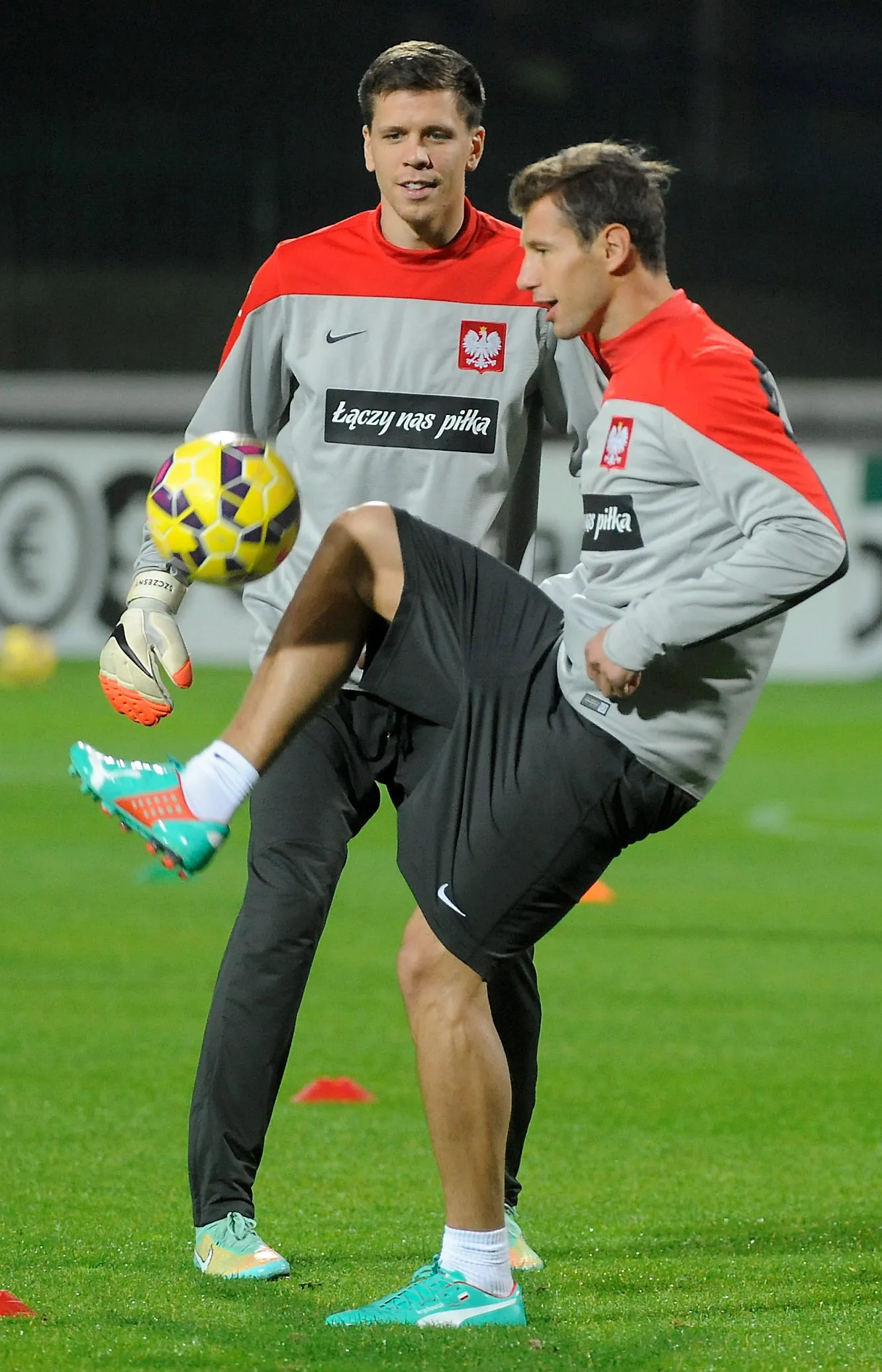 7049990-robert-lewandowski-i-jego-koledzy.jpg