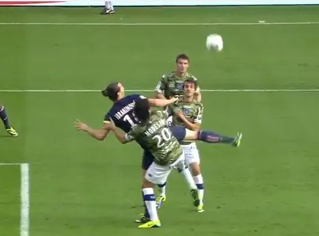 7059454-zlatan-ibrahimovic-paris-saint.jpg