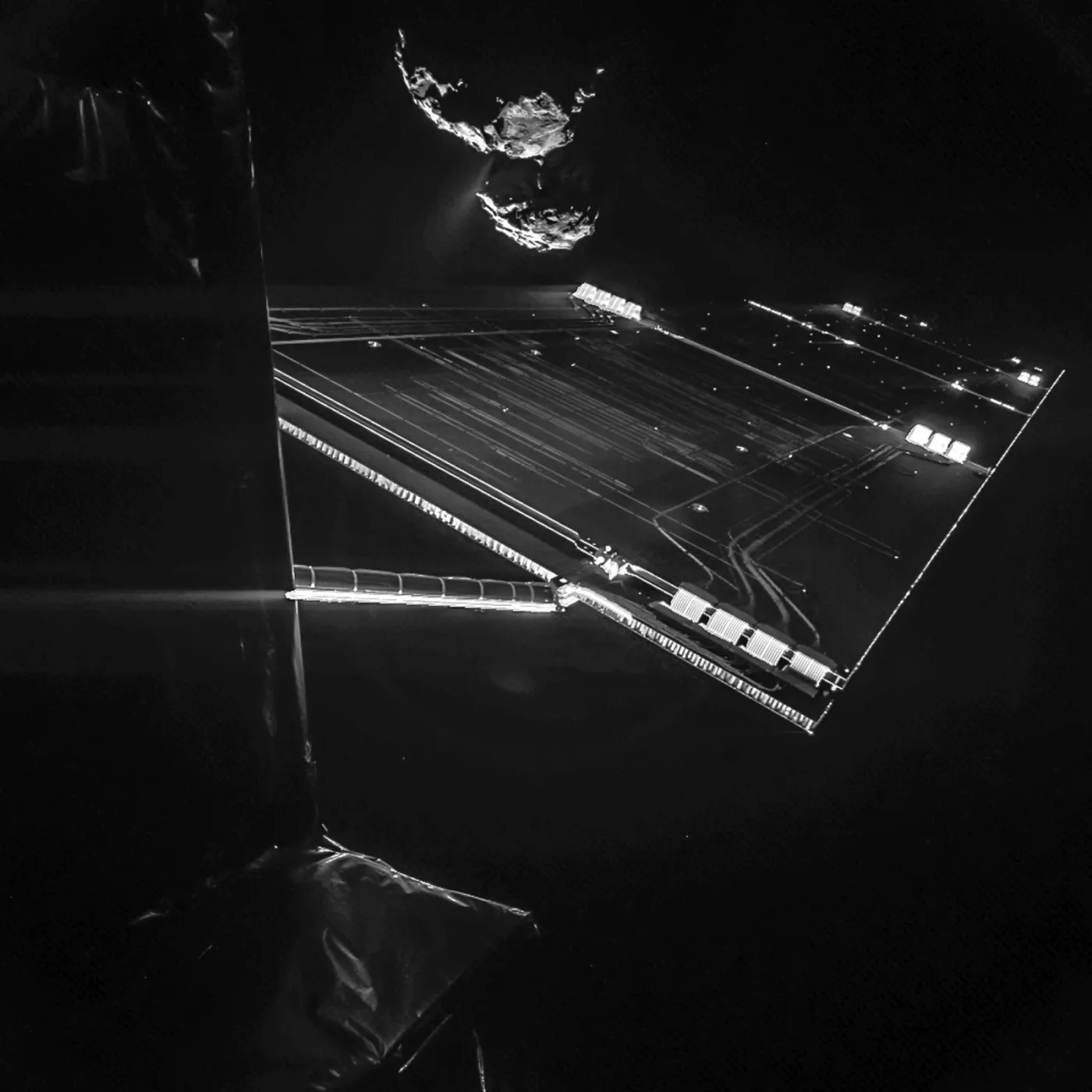 7068636-sonda-philae-przesyla-pierwsze.jpg