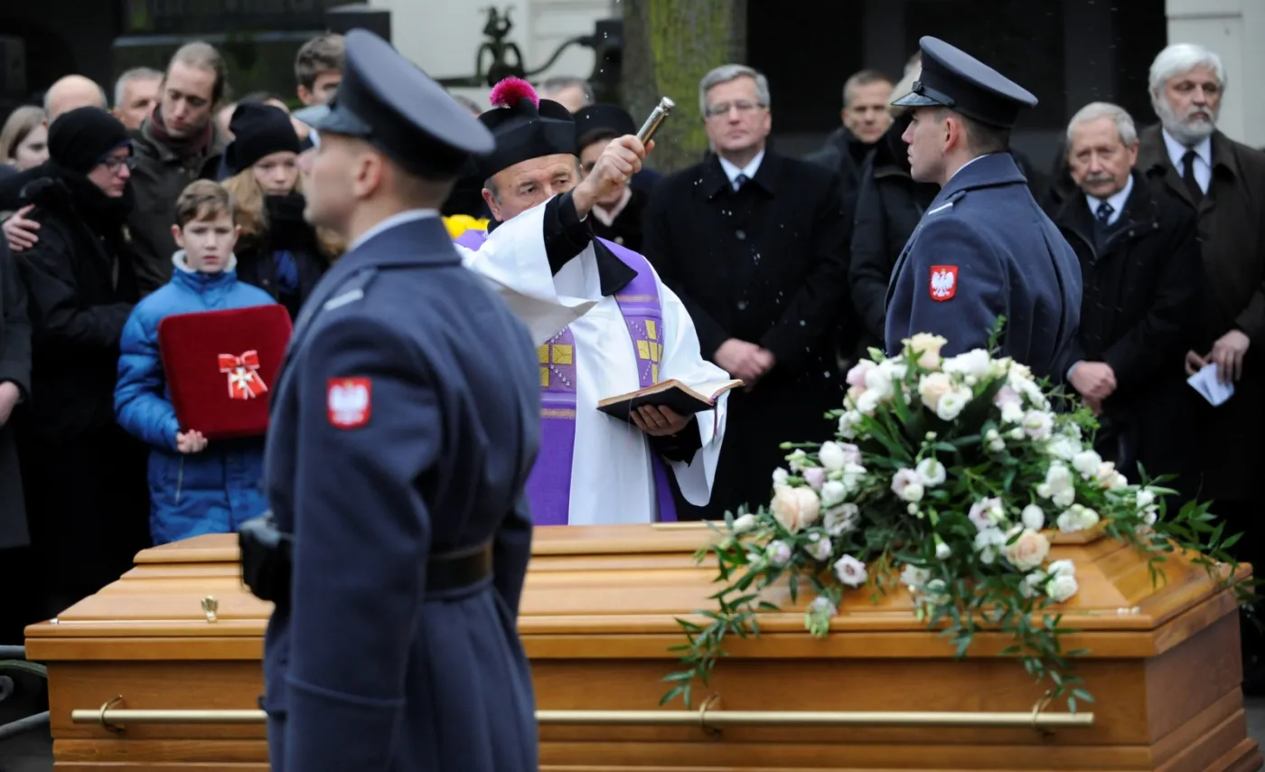 7101246-pogrzeb-corki-marszalka-jozefa.jpg