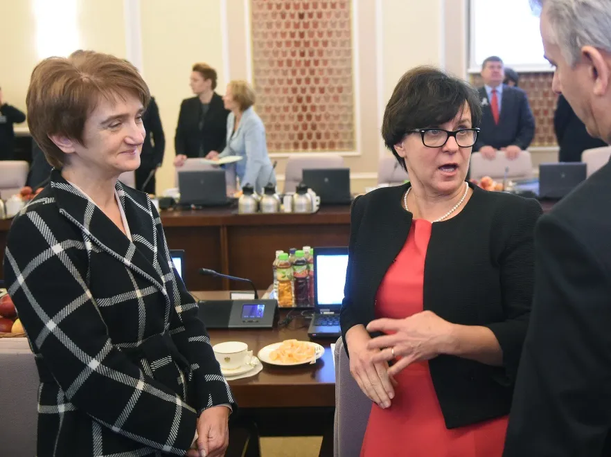 Bardzo niestylowe polskie "polityczki" na posiedzeniu rządu