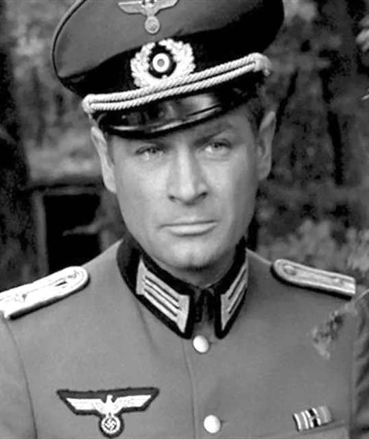 Więcej niż Hans Kloss... Stanisław Mikulski i jego najważniejsze role [ARCHIWALNE ZDJĘCIA]