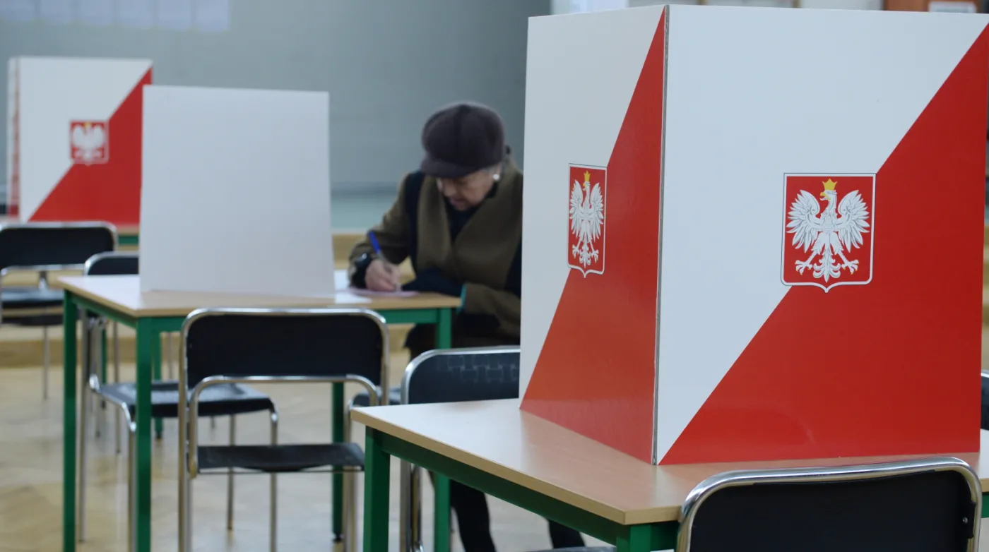 Rozpoczęła się druga tura wyborów samorządowych. PKW: Na razie bez zakłóceń w głosowaniu
