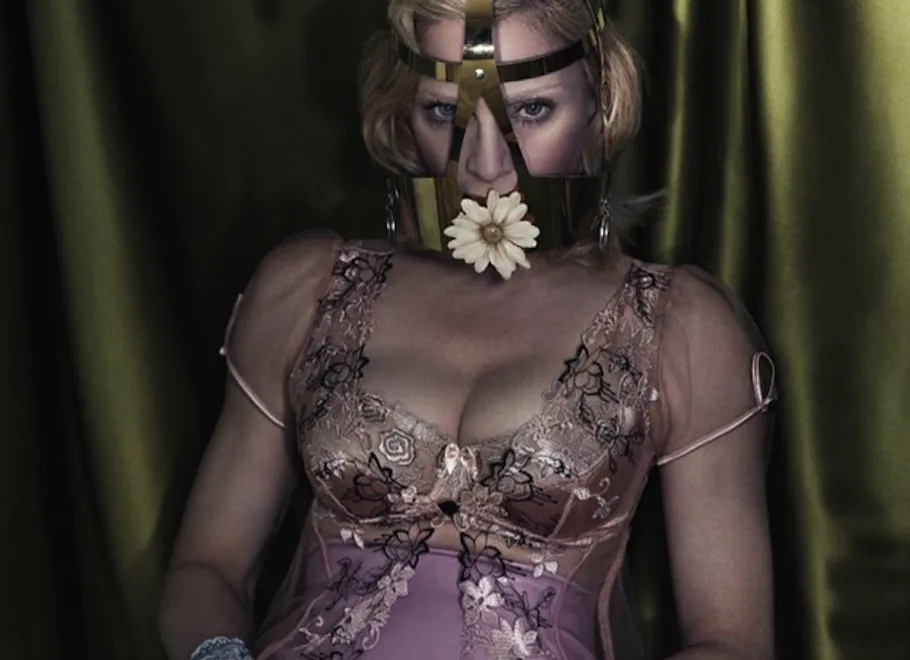 Madonna na zdjęciu z sesji dla "Interview"