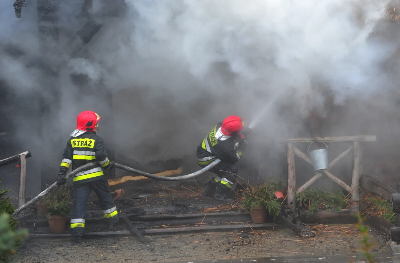 7163241-dogaszanie-pozaru-w-szczecinie.jpg