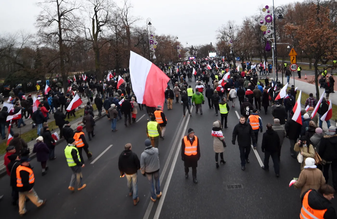 7190894-marsz-zorganizowany-przez-pis-w.jpg