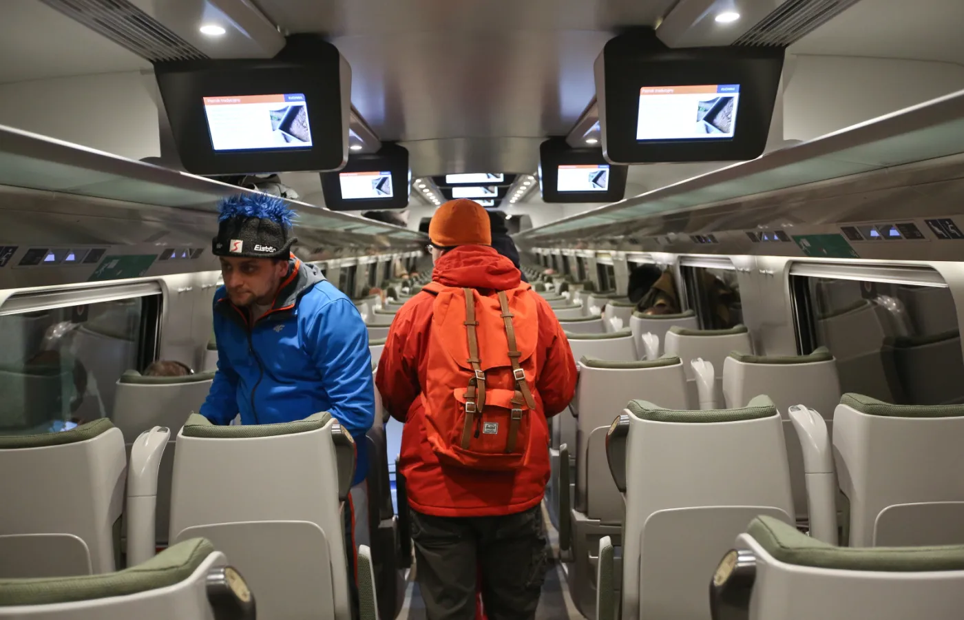 7192259-start-pociagu-express-intercity.jpg