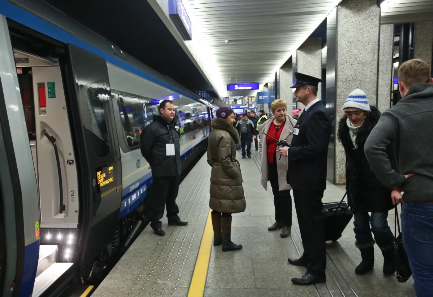 7192288-start-pociagu-express-intercity.jpg