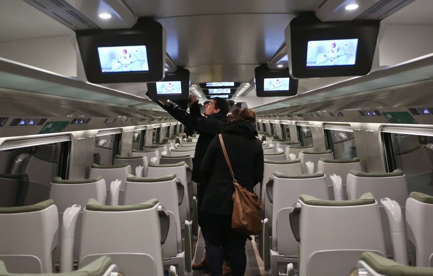 7192317-start-pociagu-express-intercity.jpg