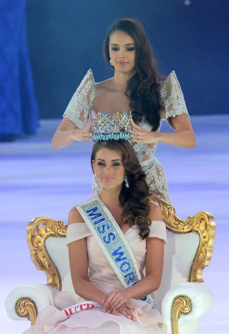 7195092-miss-world-2014-rolene-strauss.jpg