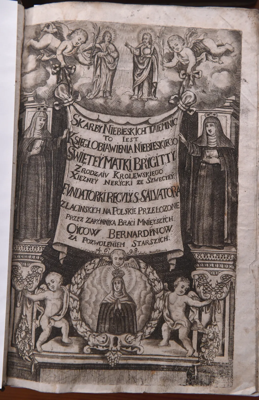 7222499-unikatowe-starodruki-w-klasztorze.jpg