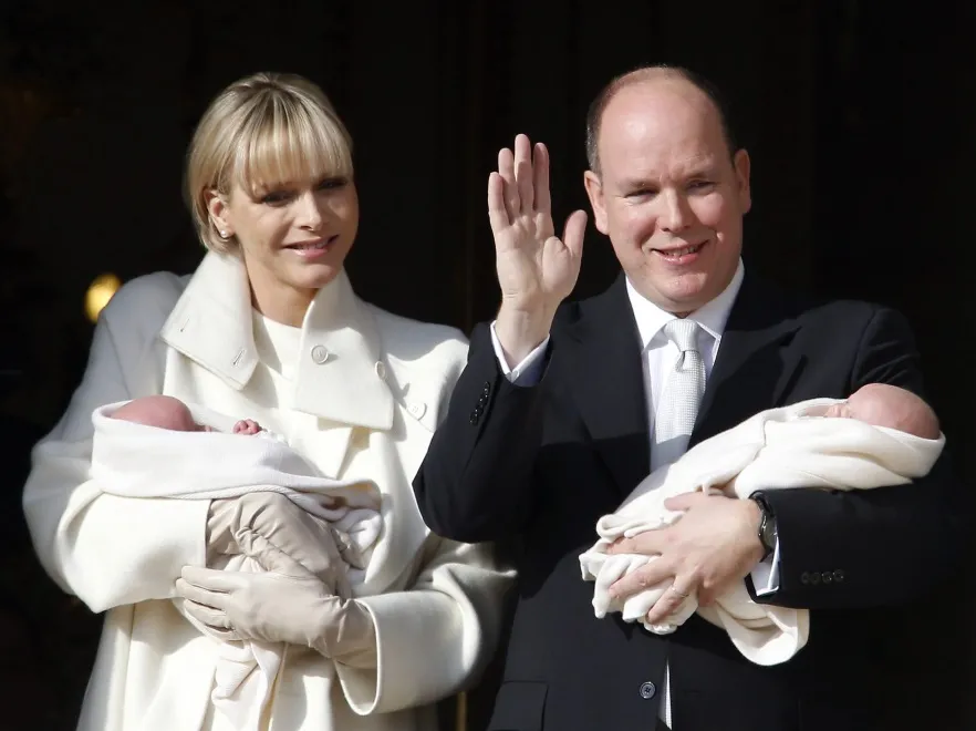 Nareszcie szczęśliwi! Księżna Charlene i książę Albert pokazali dzieci