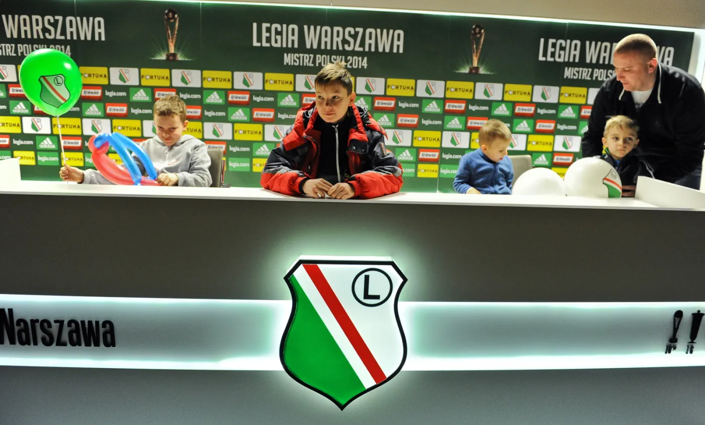 7288361-wosp-zwiedzanie-stadionu-legii.jpg
