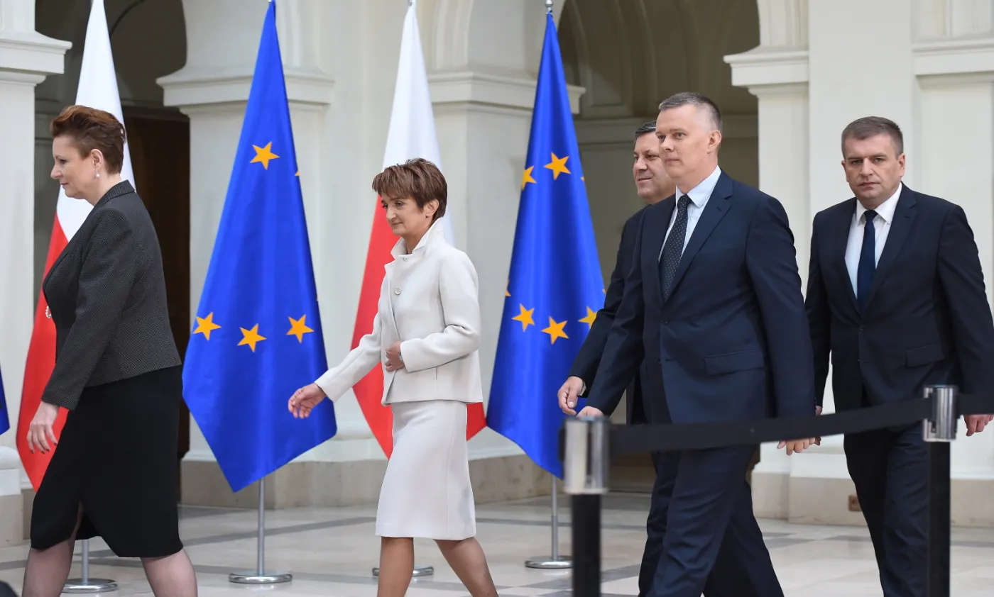 6827416-od-lewej-kandydatka-na-ministra.jpg