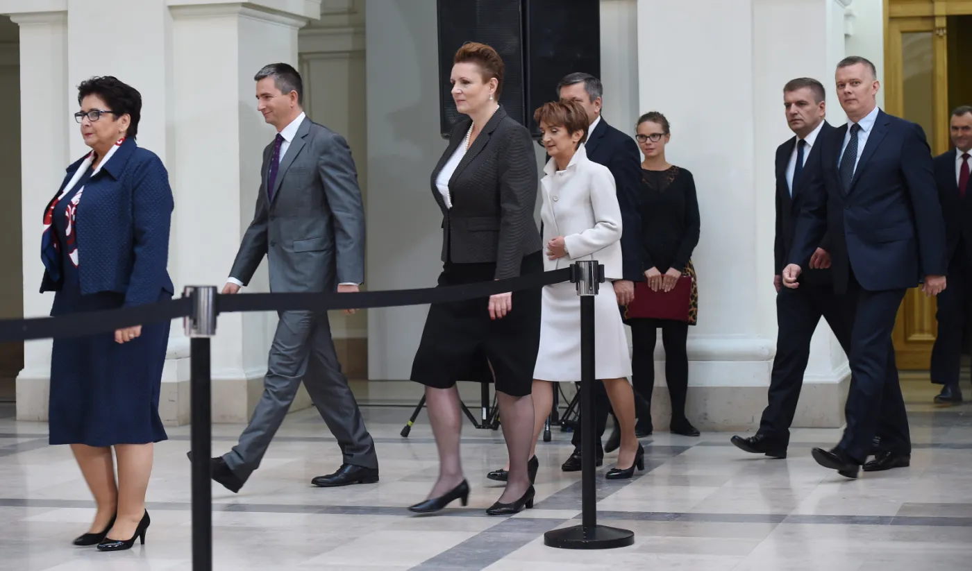 6827532-od-lewej-kandydatka-na-ministra.jpg