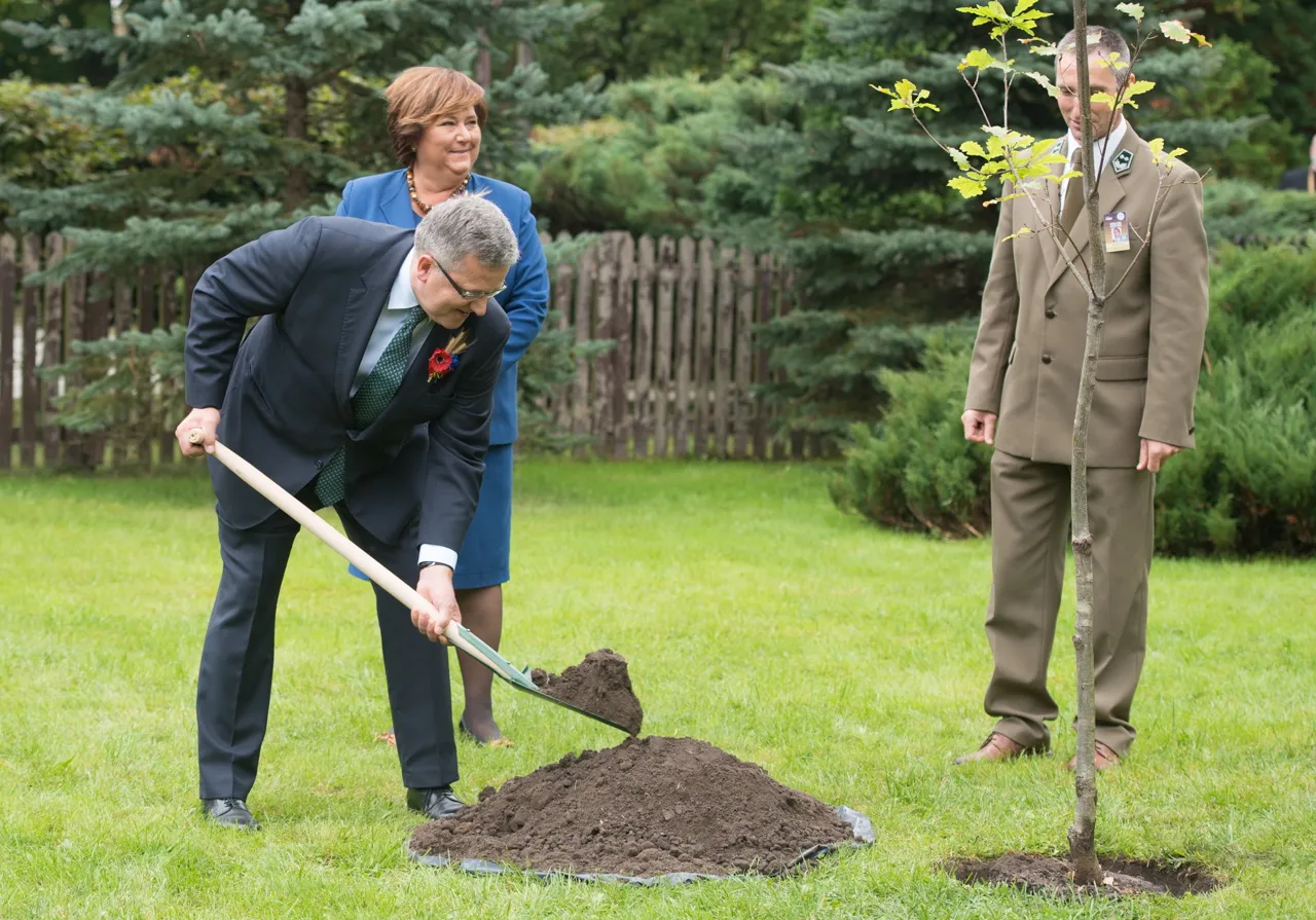 6834515-prezydent-bronislaw-komorowski.jpg