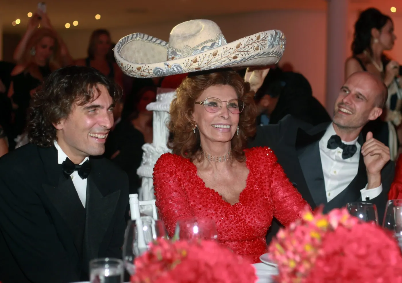 6836143-sophia-loren-i-jej-synowie-carlo.jpg