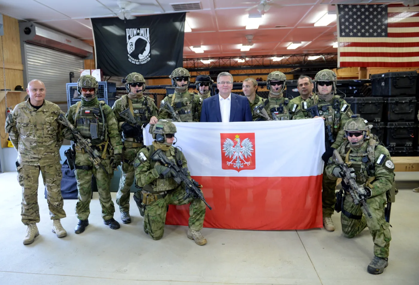 6851556-prezydent-bronislaw-komorowski.jpg