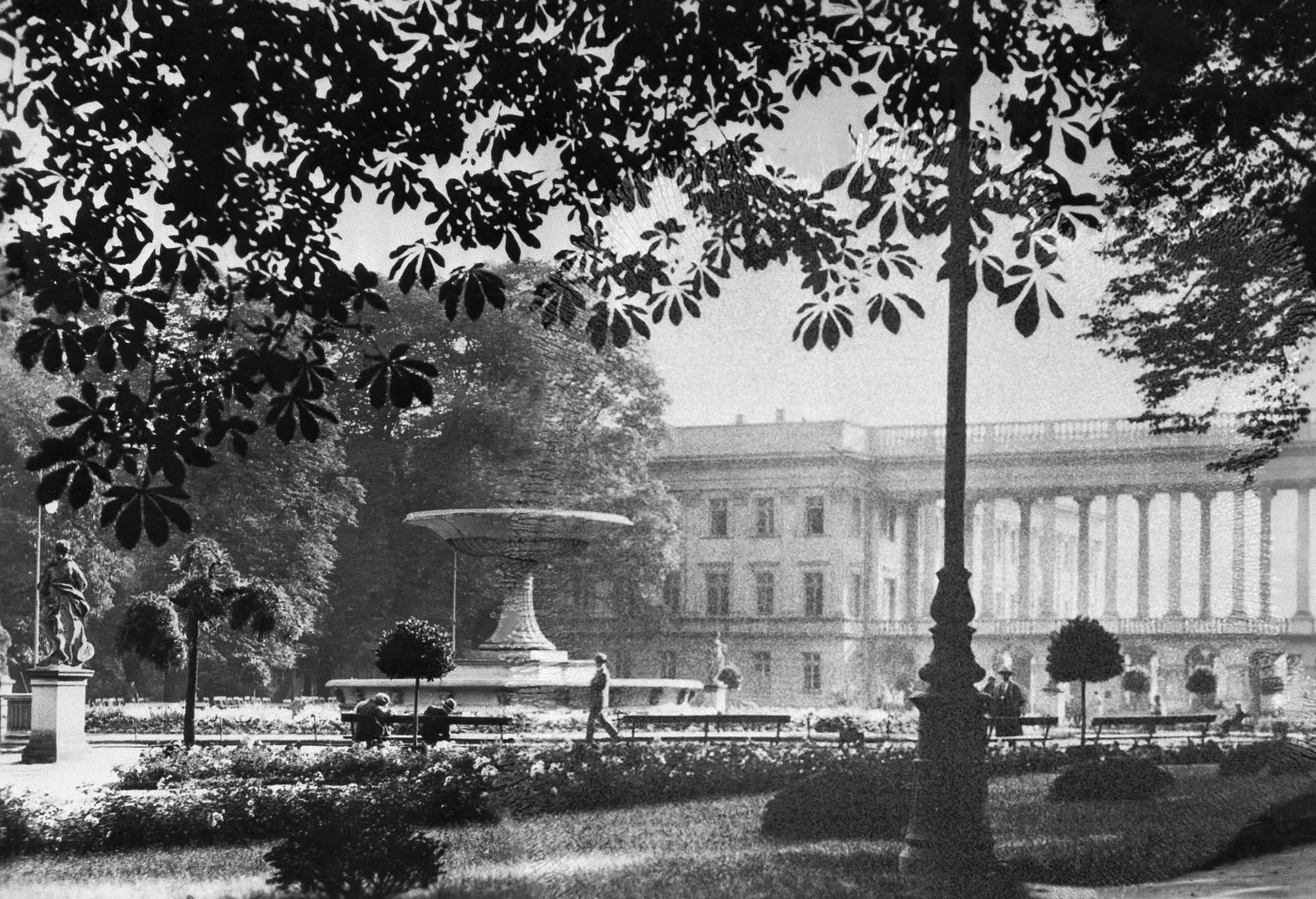 6872955-warszawa-1939-ii-wojna-swiatowa.jpg