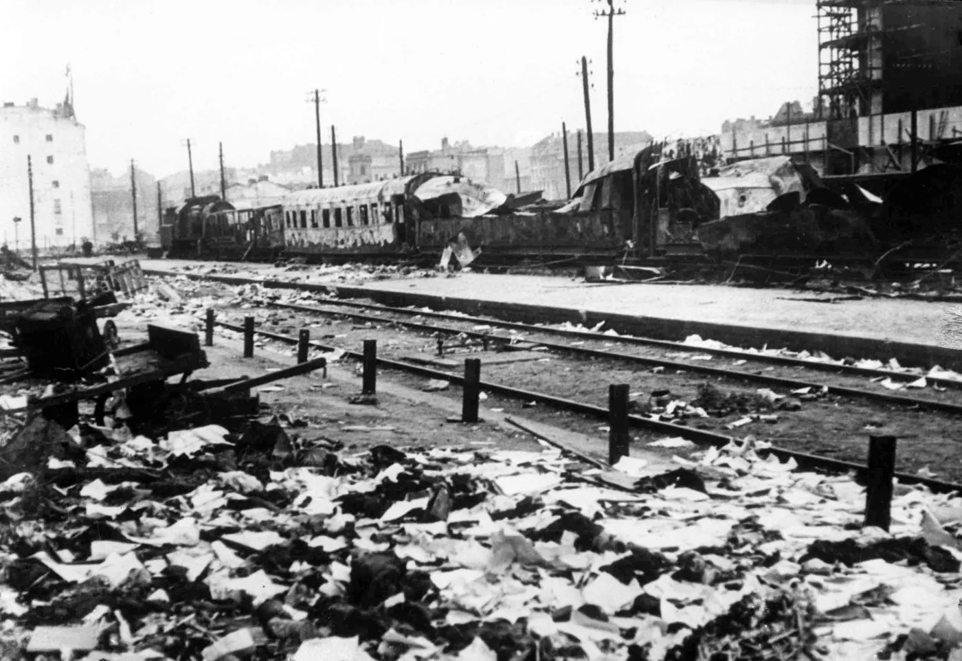 6873535-warszawa-1939-ii-wojna-swiatowa.jpg