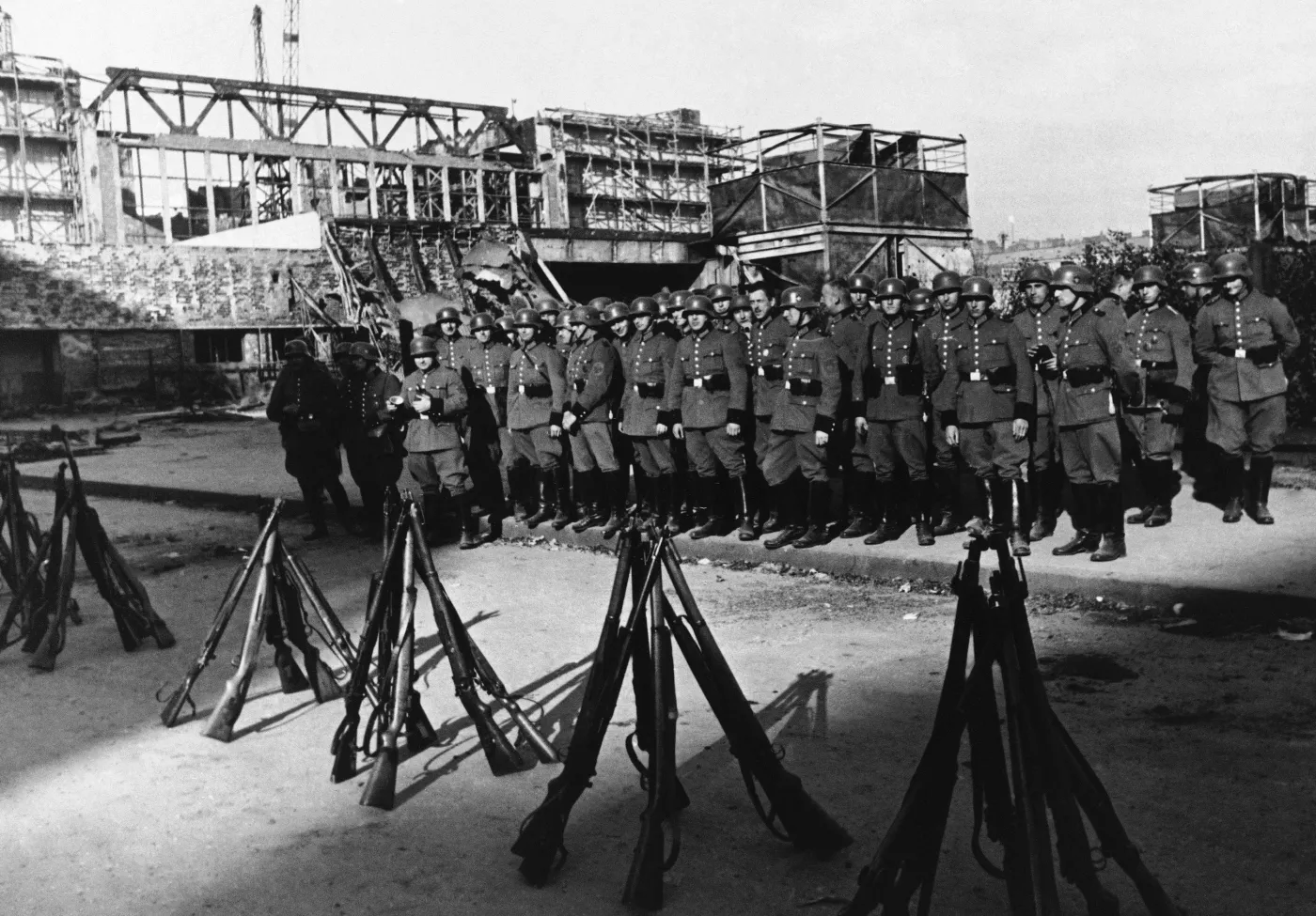 6873593-warszawa-1939-ii-wojna-swiatowa.jpg