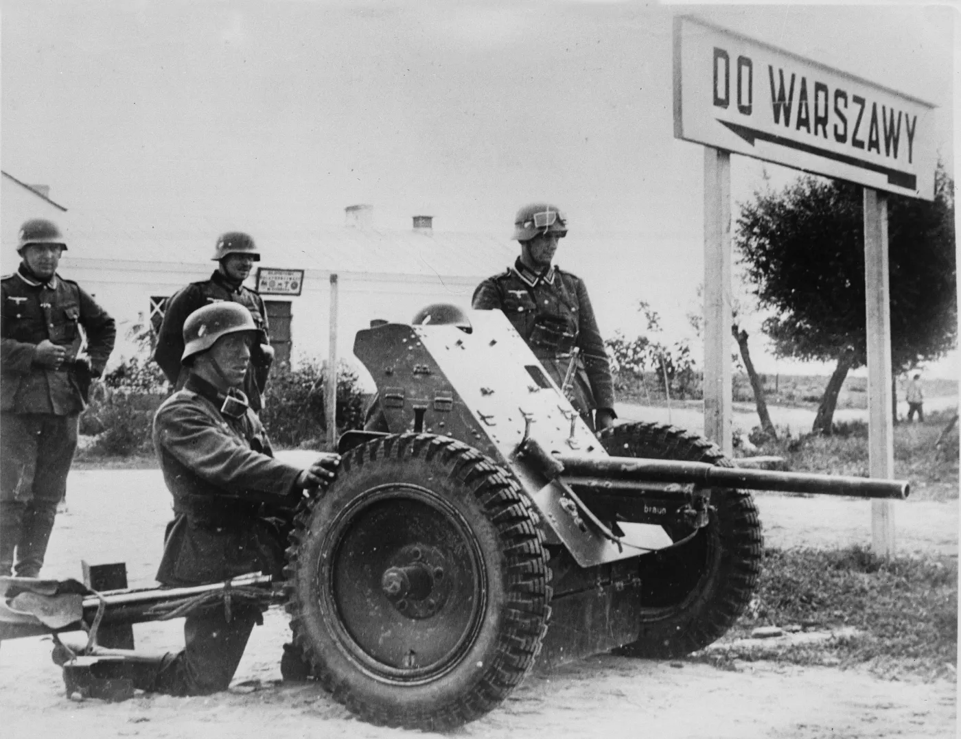 6873042-warszawa-1939-ii-wojna-swiatowa.jpg