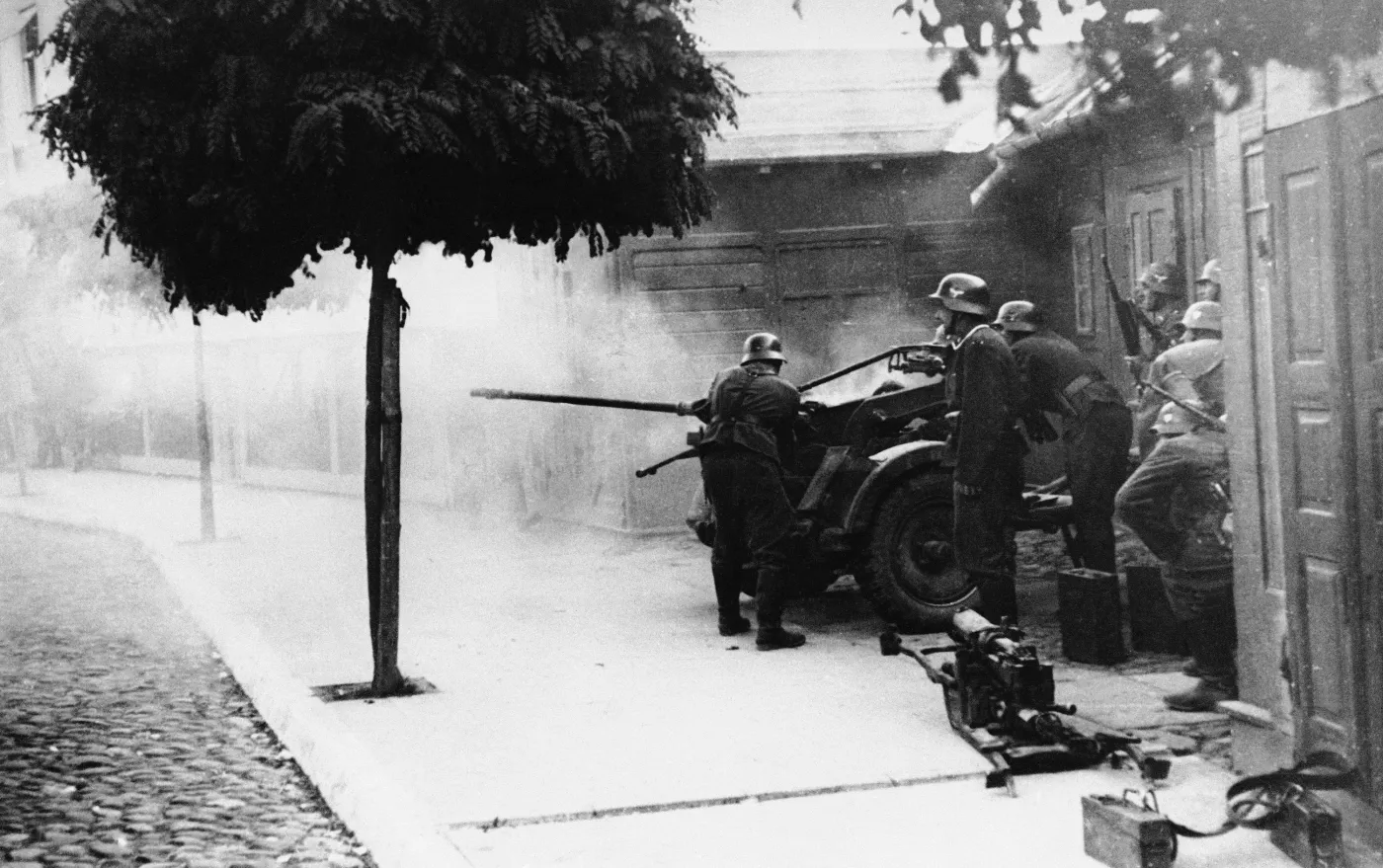 6873071-warszawa-1939-ii-wojna-swiatowa.jpg