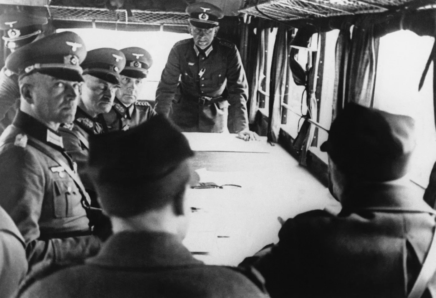 6873158-warszawa-1939-ii-wojna-swiatowa.jpg
