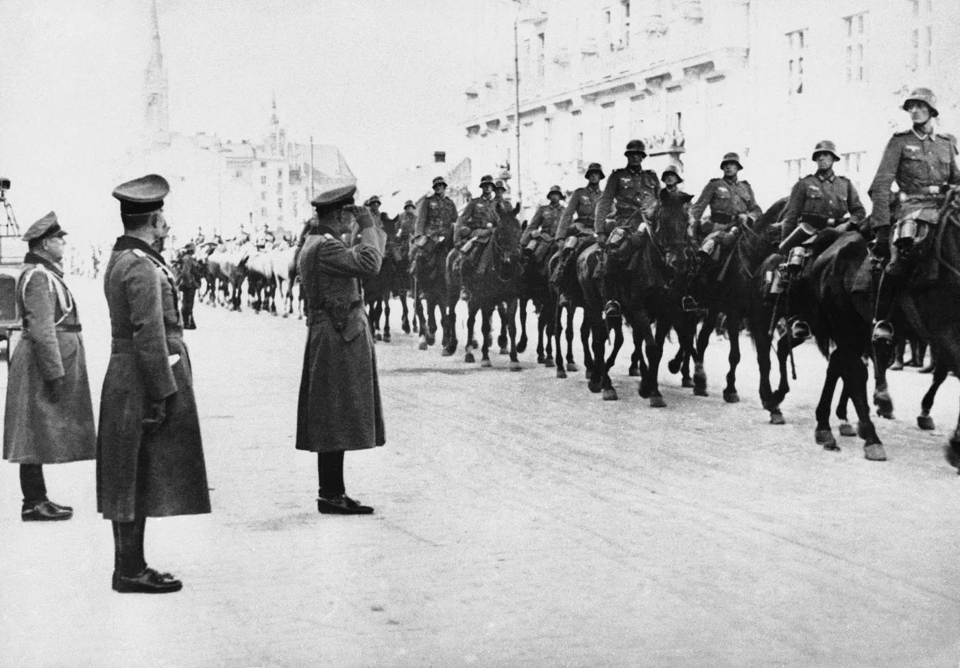 6873274-warszawa-1939-ii-wojna-swiatowa.jpg