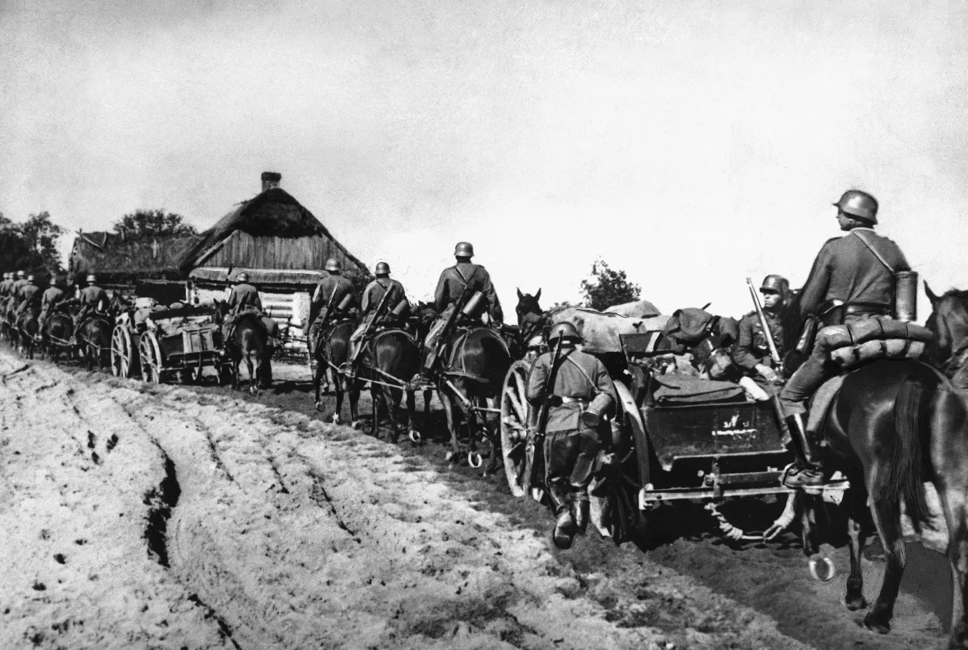 6874081-warszawa-1939-ii-wojna-swiatowa.jpg