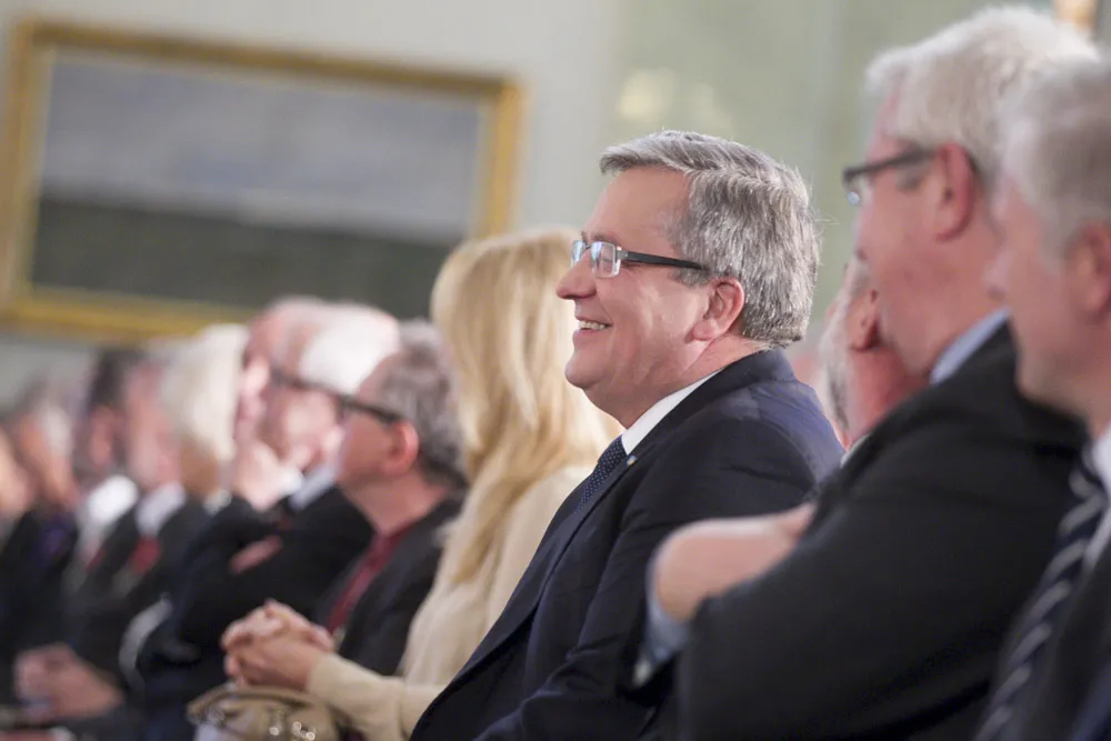 Prezydent Bronisław Komorowski wręczył ordery i odznaczenia zasłużonym pracownikom Telewizji Polskiej