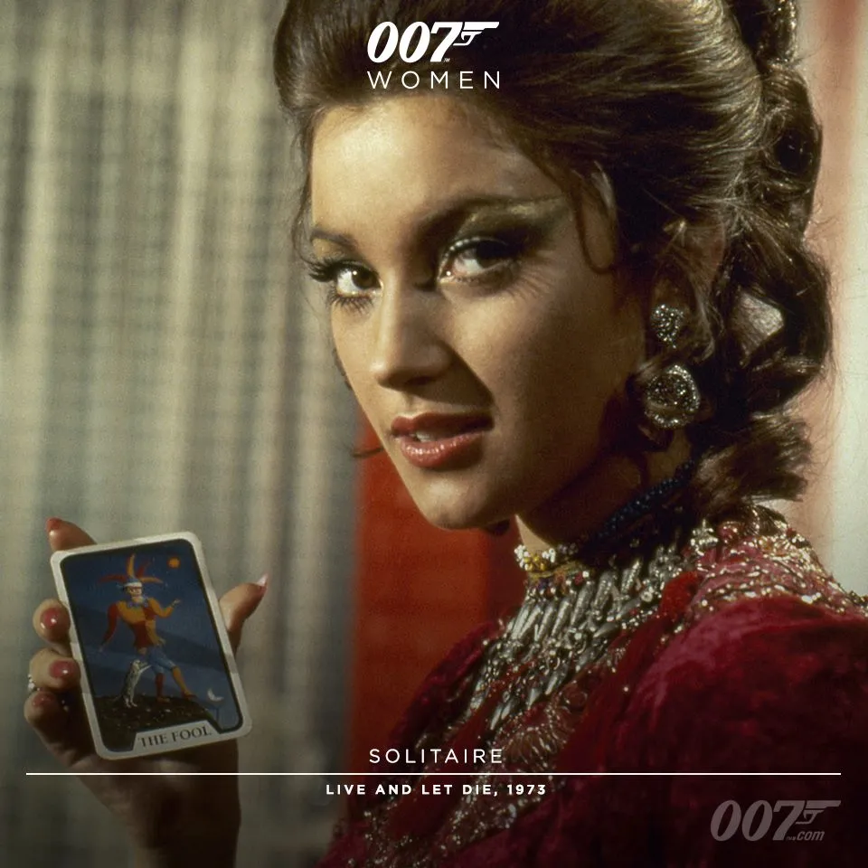 6938332-dziewczyny-bonda-solitaire-jane.jpg
