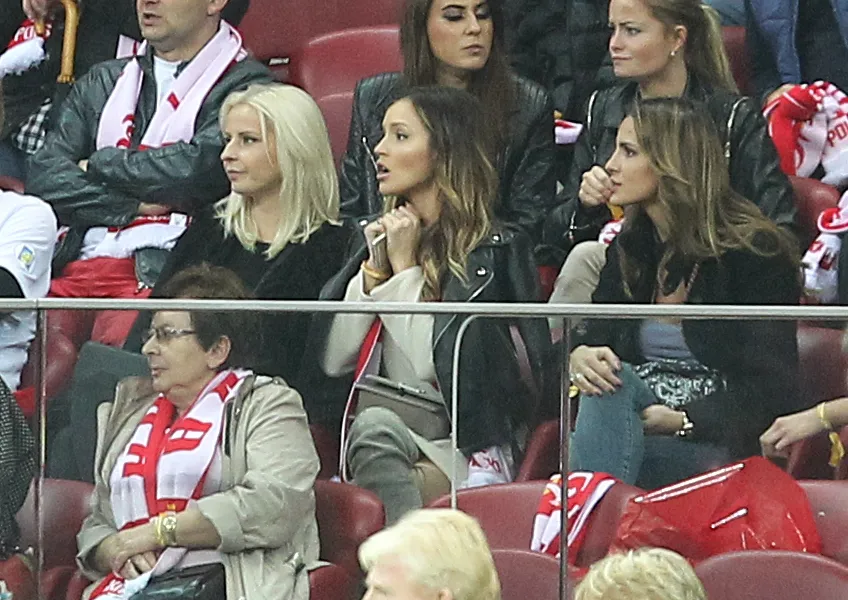 6944075-gwiazdy-na-meczu-polska-szkocja.jpg