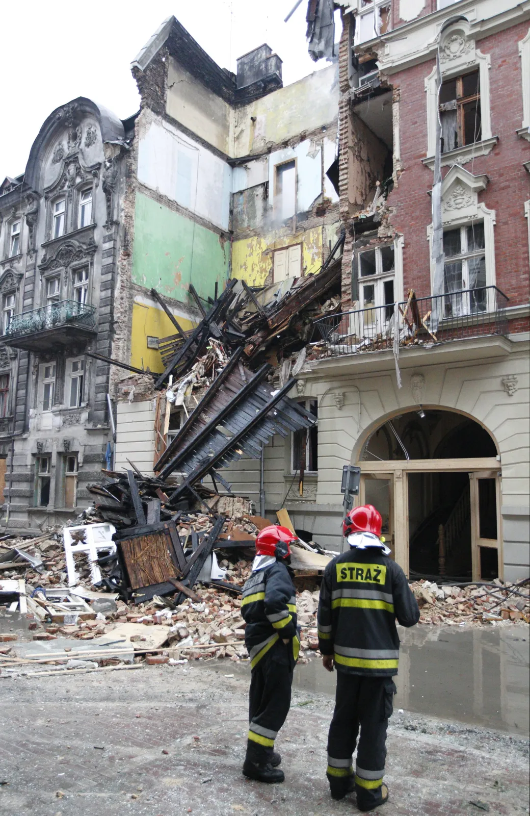 Wybuch gazu w Katowicach. Zawalone piętra budynku. ZDJĘCIA
