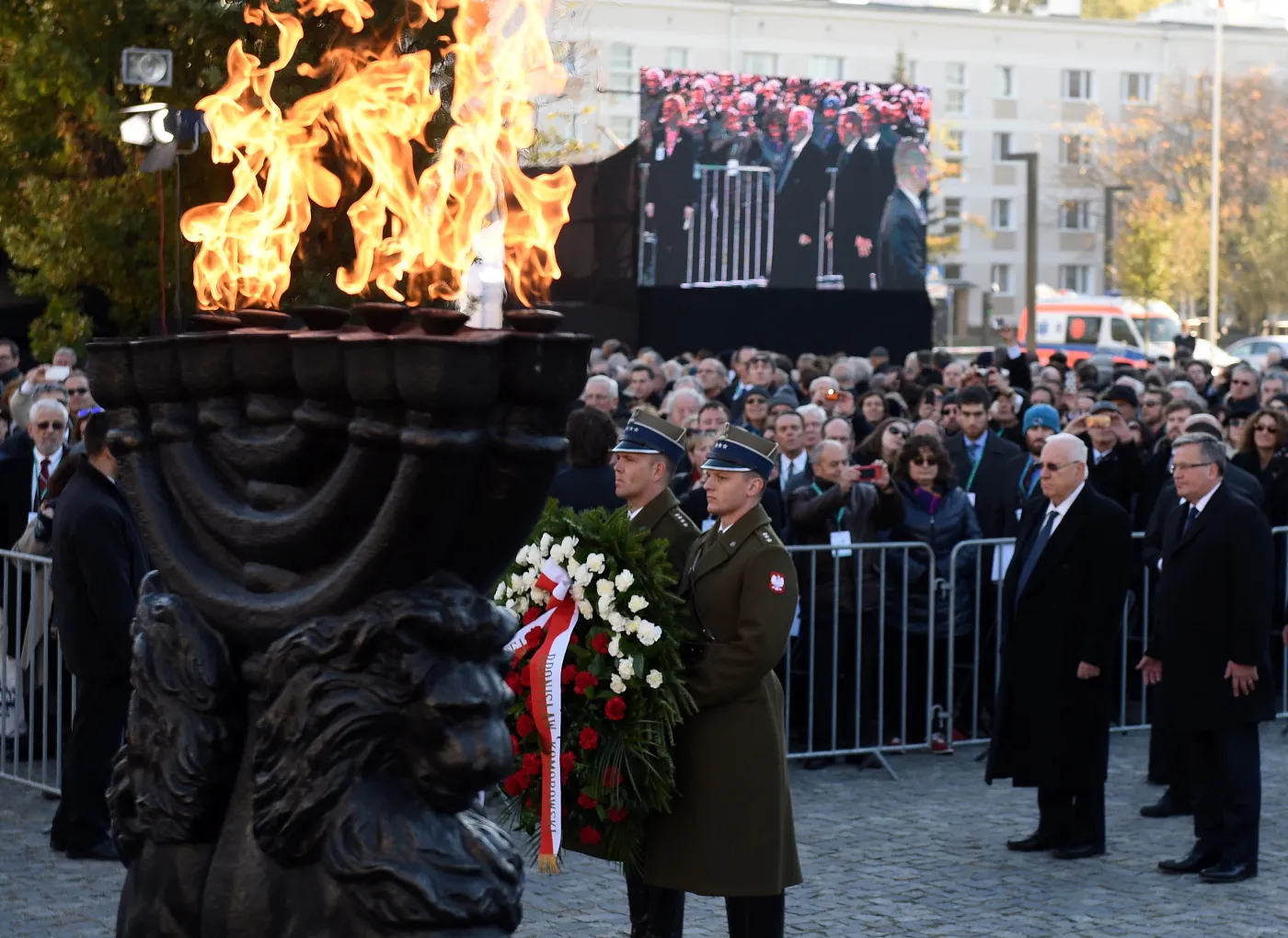 6995468-ceremonia-przed-muzeum-historii.jpg