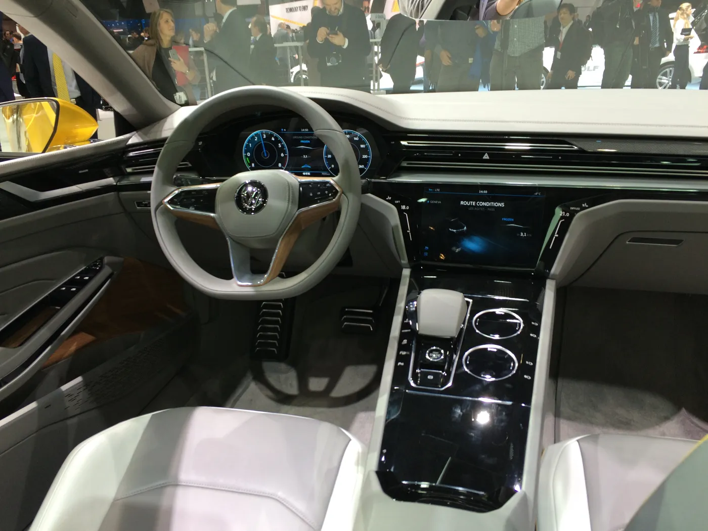 7494843-volkswagen-sport-coupe-concept.jpg