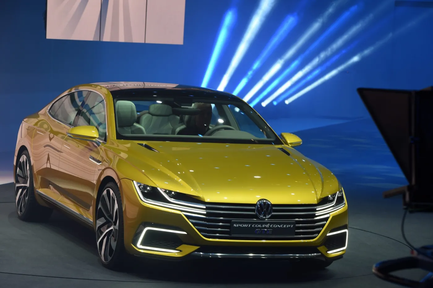 7494205-volkswagen-sport-coupe-concept.jpg