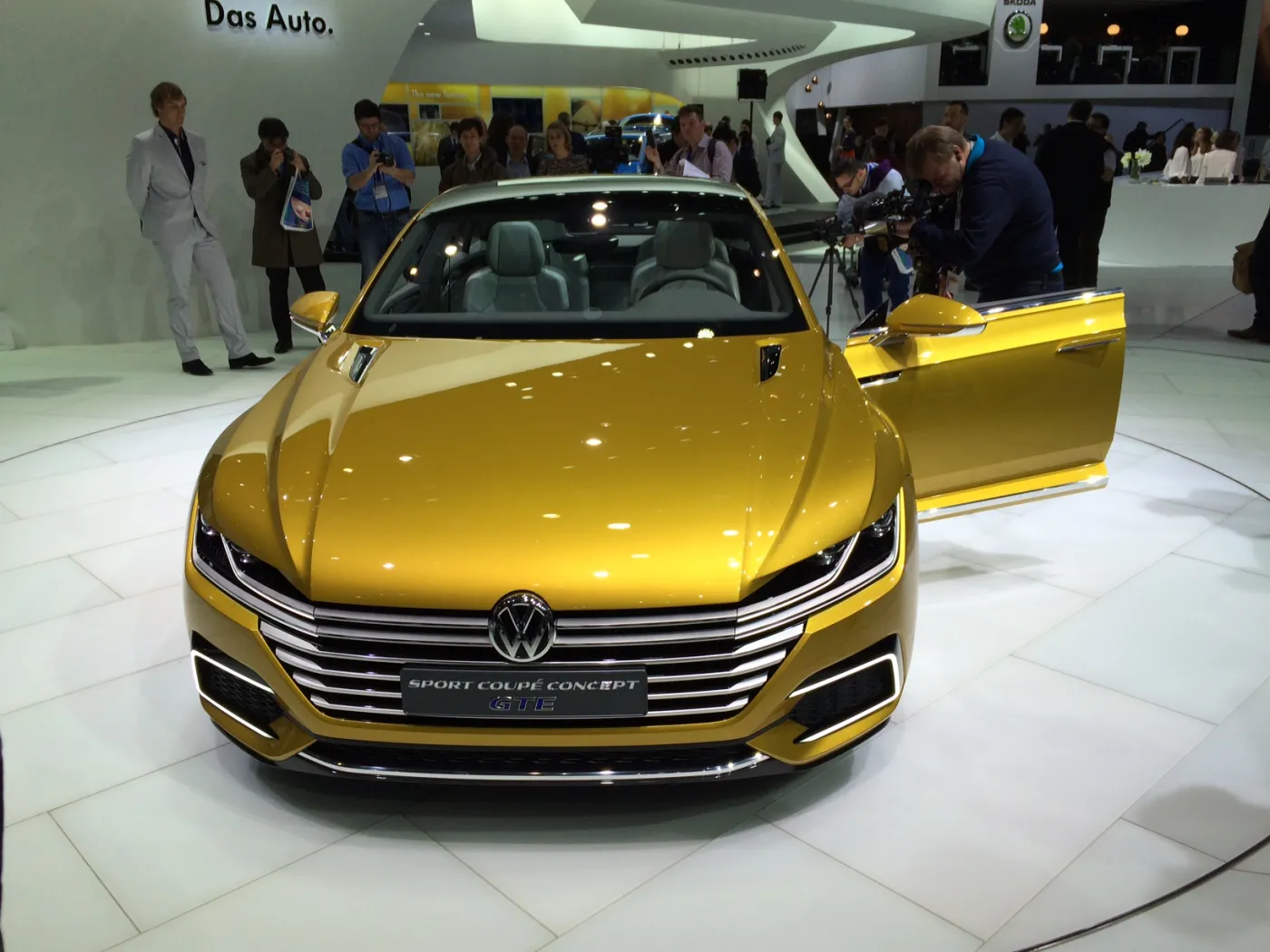 7494379-volkswagen-sport-coupe-concept.jpg