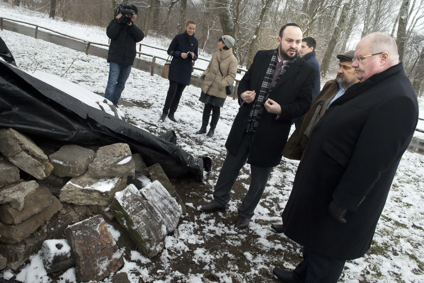 7561577-fundacja-from-the-depths-prowadzi.jpg