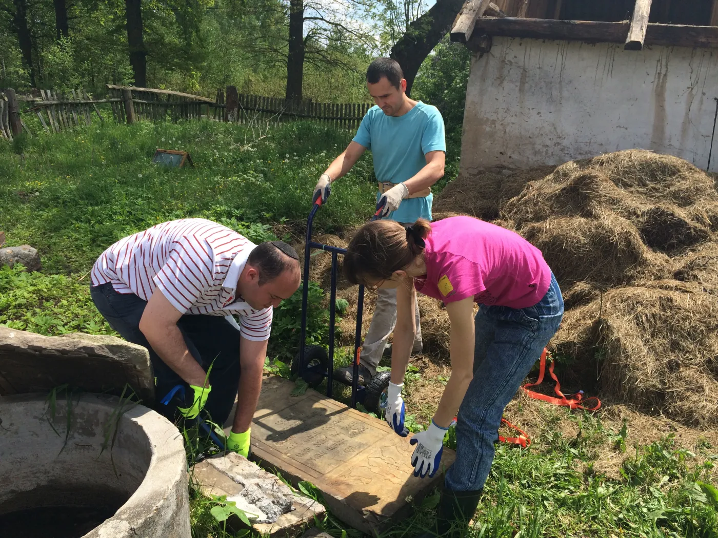 7562070-fundacja-from-the-depths-prowadzi.jpg