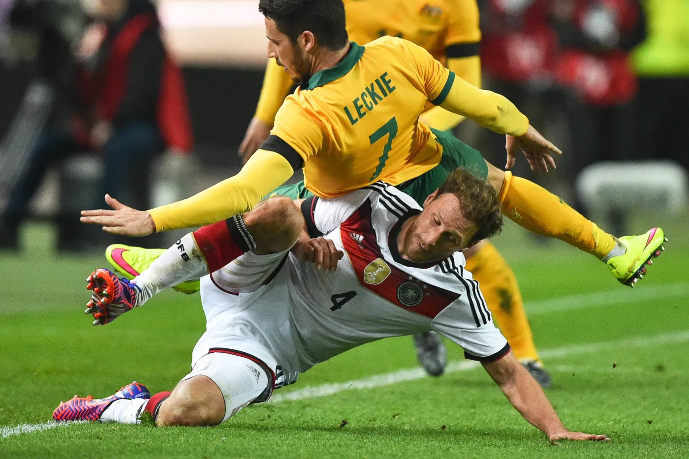 Benedikt Hoewedes i Mathew Leckie