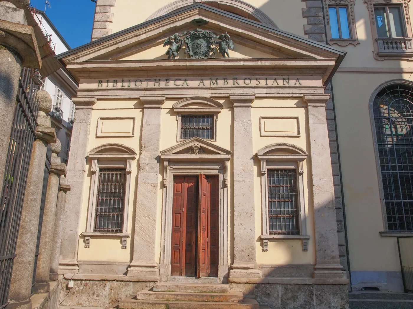 7624427-pinacoteca-ambrosiana-mediolan.jpg