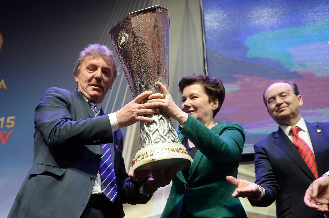 7705642-jose-castro-carmona-p-prezydent.jpg