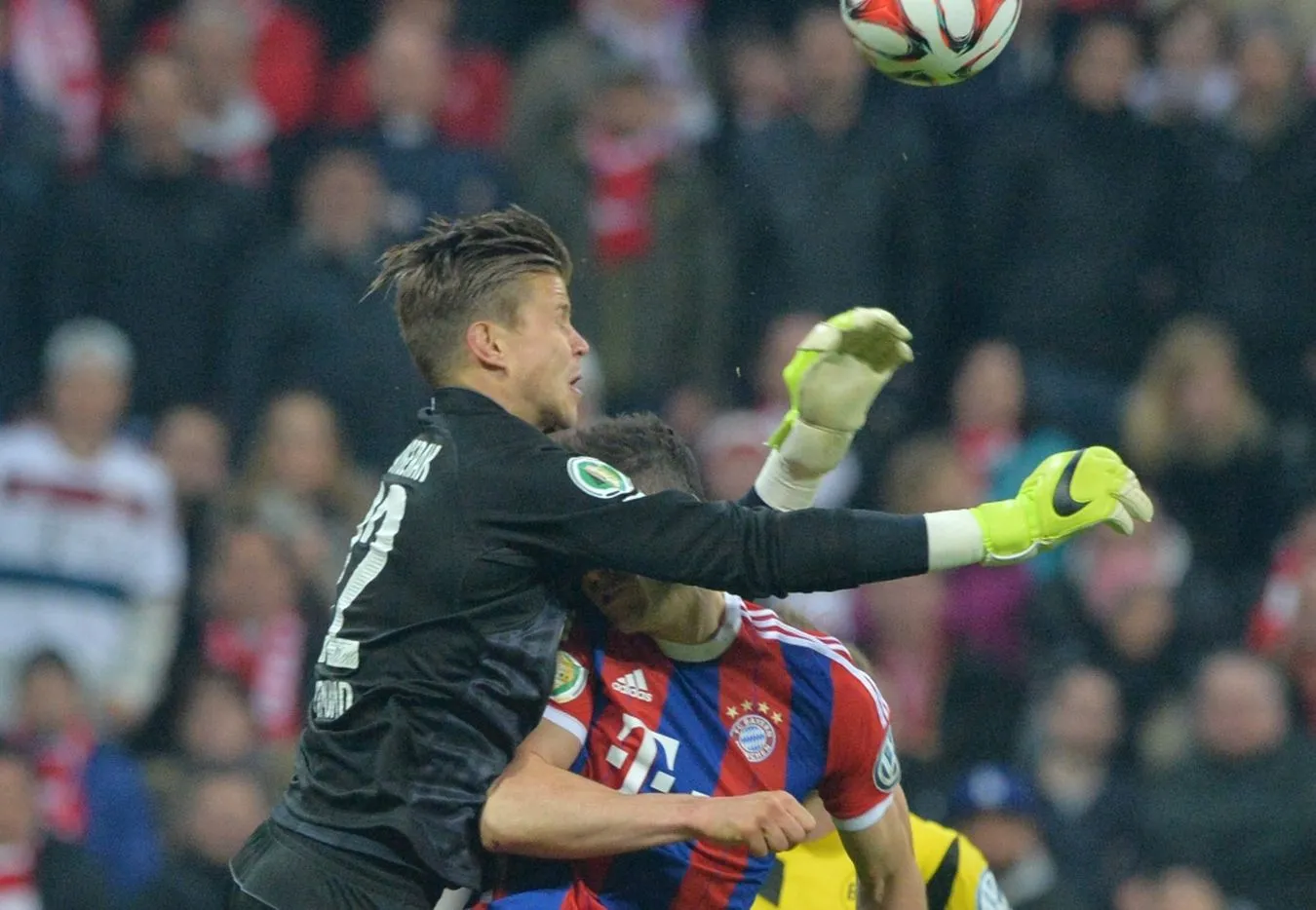 Mitchelle Langerak i Robert Lewandowski