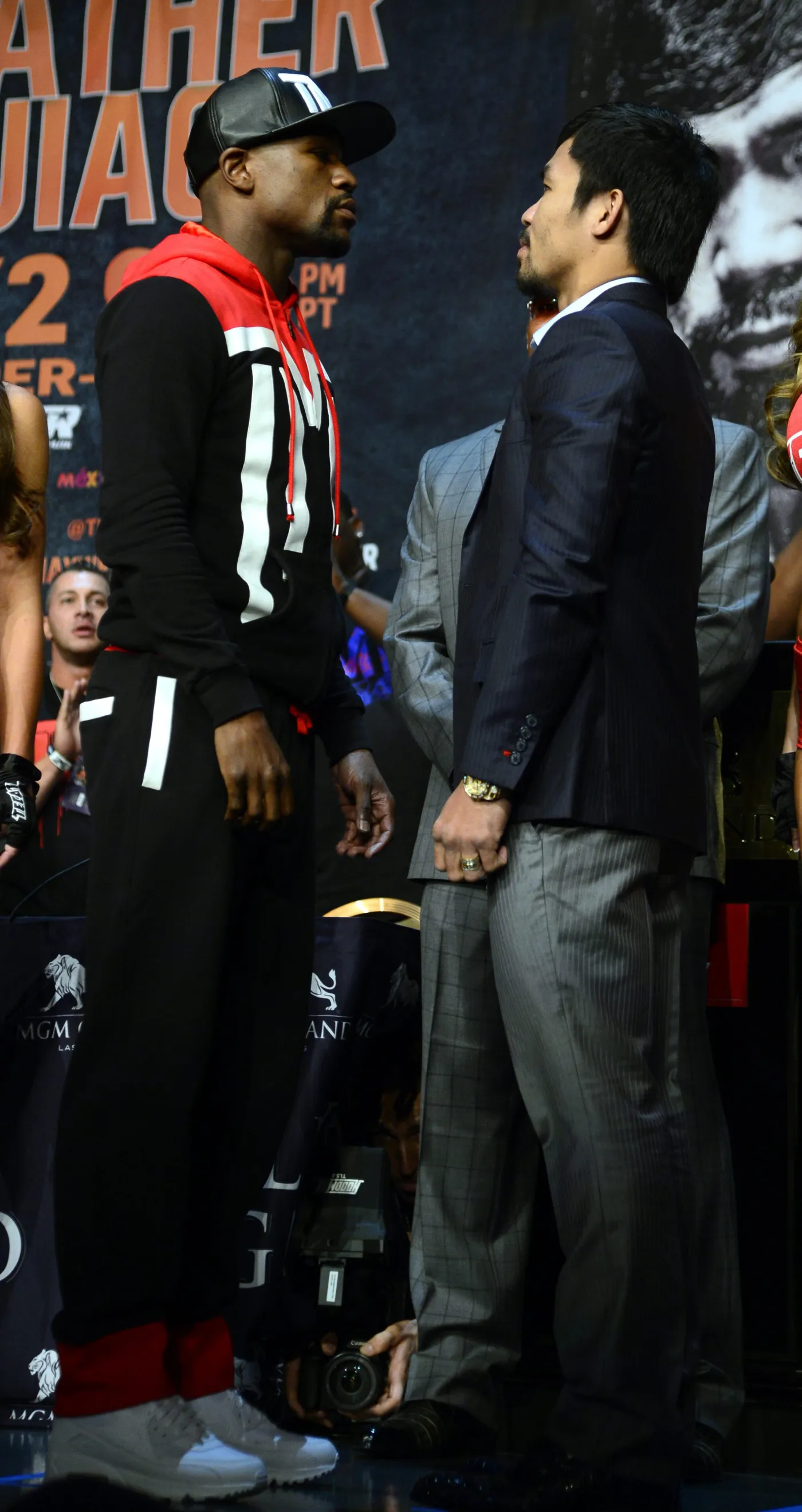 7711860-manny-pacquiao-i-floyd-mayweather.jpg