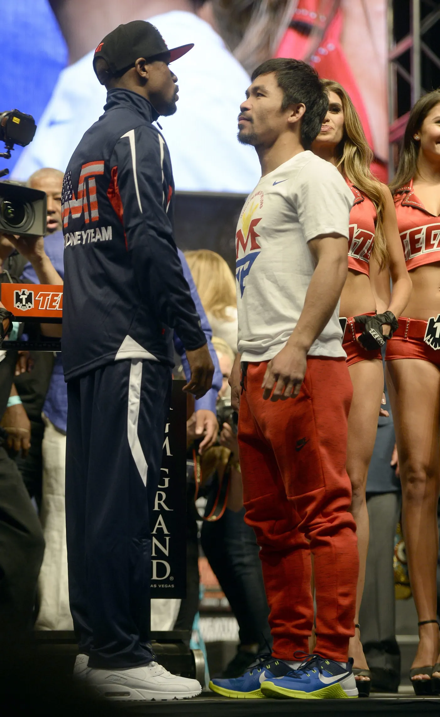 7717972-manny-pacquiao-i-floyd-mayweather.jpg