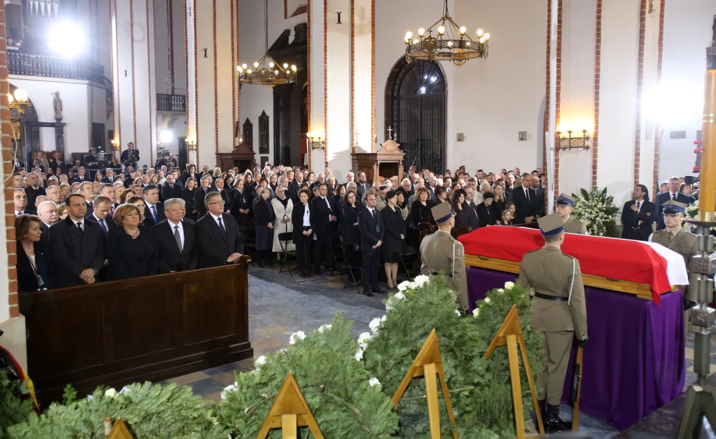 Pogrzeb Władysława Bartoszewskiego. Na mszy Komorowski, Tusk, Kopacz, Gauck