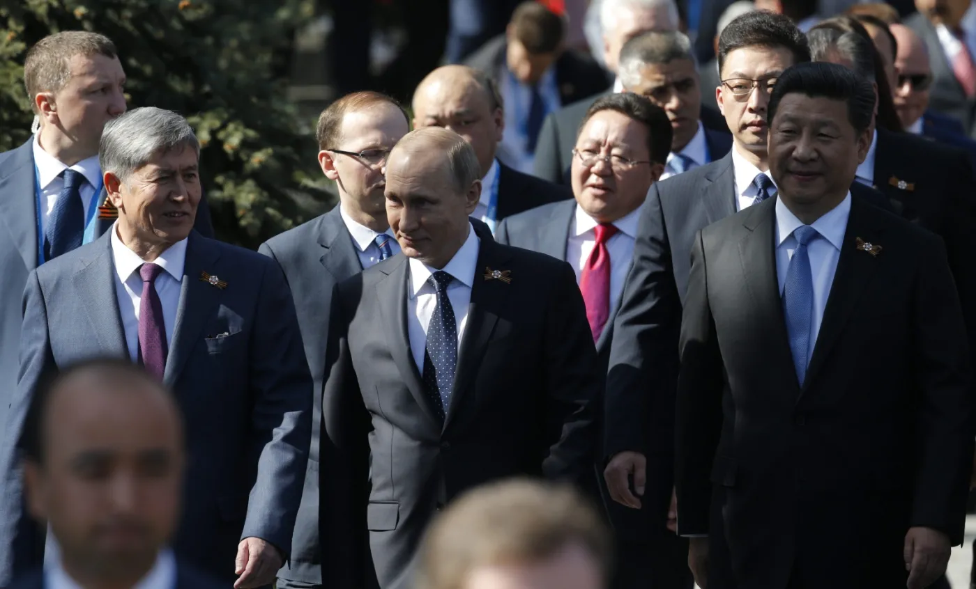 7749273-wladimir-putin-wsrod-zaproszonych.jpg