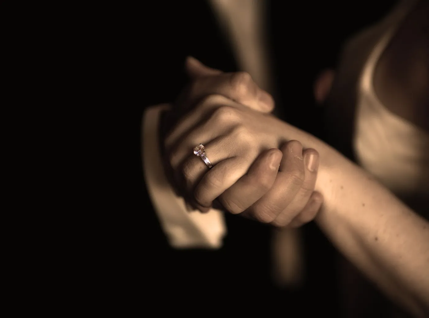 ślub pierścionek zaręczynowy